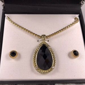 ✅🆕Teardrop pendant coordinating earrings